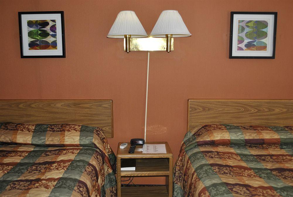 Waconia Inn And Suites Экстерьер фото