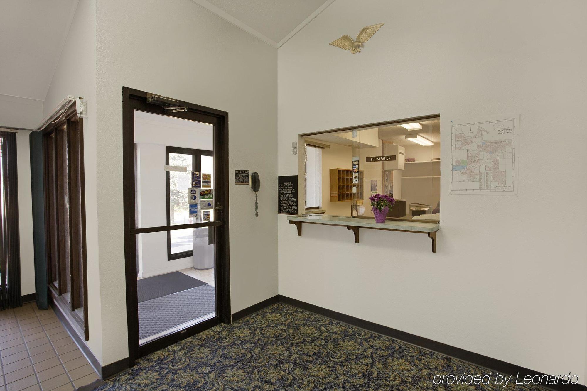 Waconia Inn And Suites Экстерьер фото