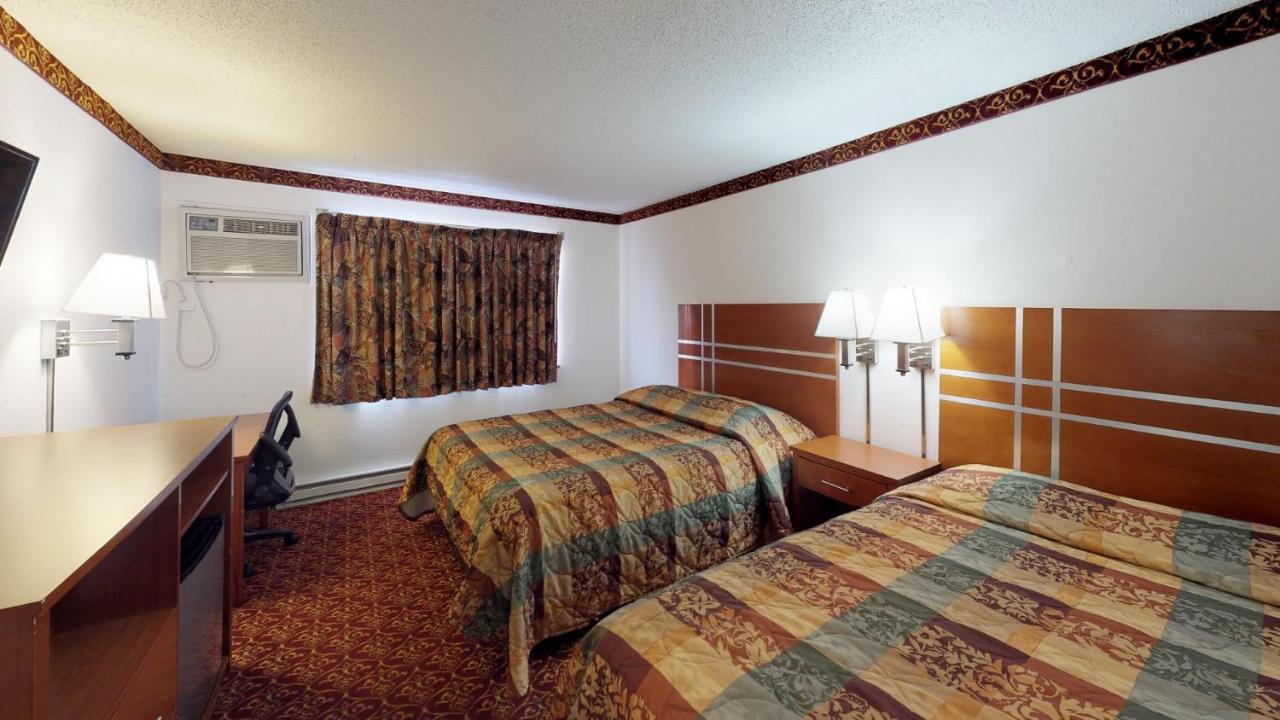 Waconia Inn And Suites Экстерьер фото