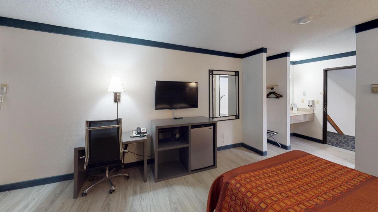 Waconia Inn And Suites Экстерьер фото